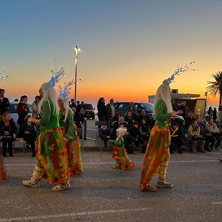 Blau Apartamento Frente A Los Canales Y Las Puestas De Sol De Roses Kültér fotó