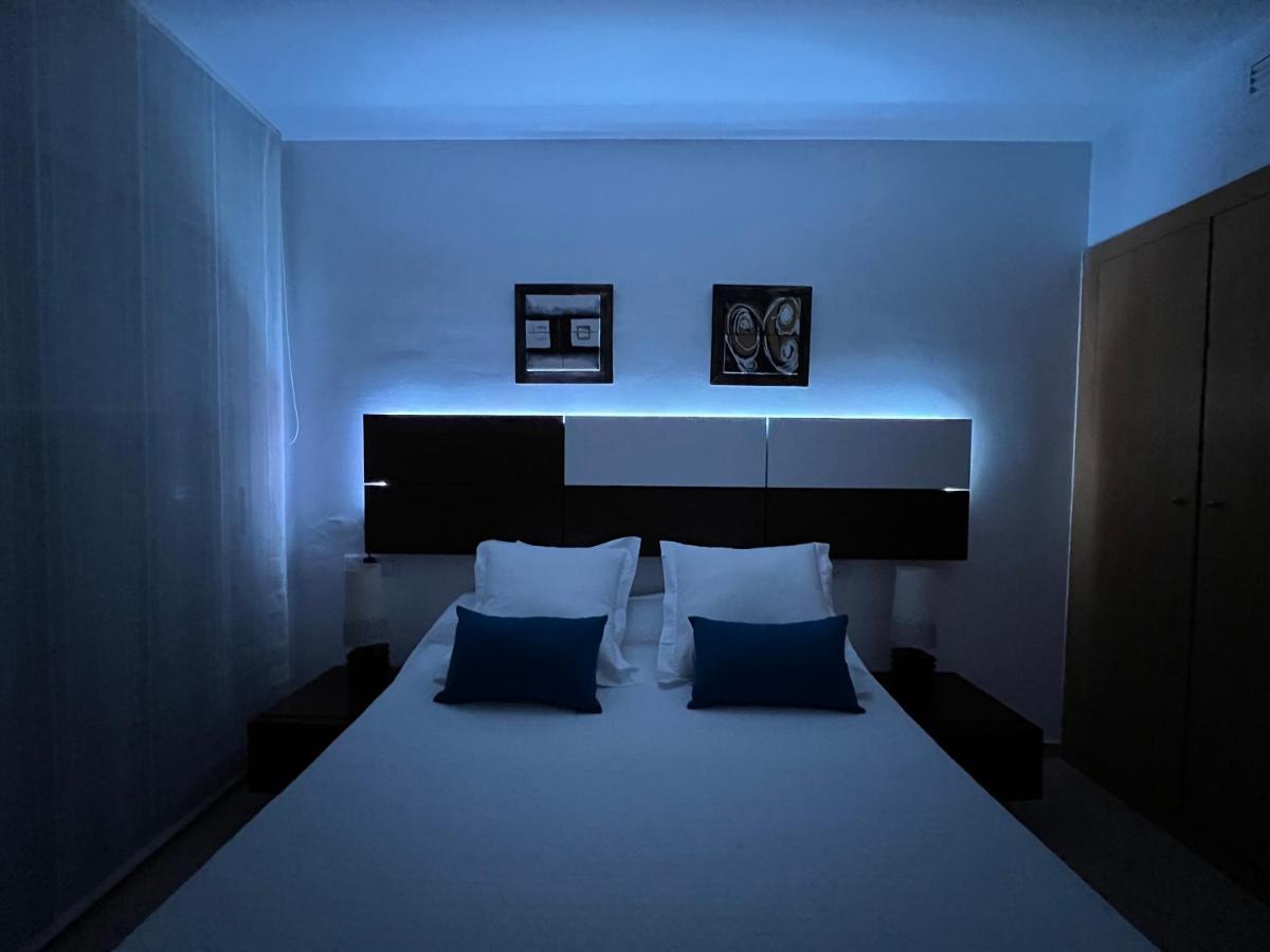 Blau Apartamento Frente A Los Canales Y Las Puestas De Sol De Roses Kültér fotó